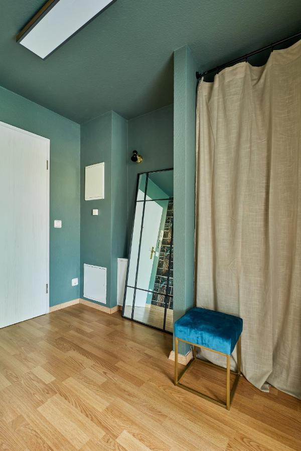 Spaciousliving Design Apartment - Central - Box Spring Bed - Exhibition Drezda Kültér fotó